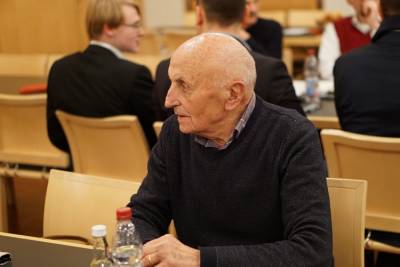 Ottmar Gollhofer whrend der Versammlung