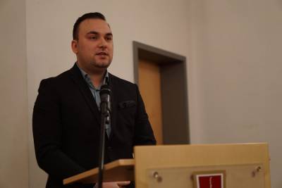 JU-Schriftfhrer Christof Wiechowski bei seiner Rede vor den CDU-Mitgliedern.