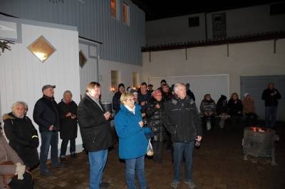 Den Abschluss bildete der Besuch des Glühwein-Stands der SeniorenUnion im Hof von Erhard Hess in der Kappelbergstraße. 