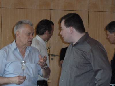 Frank Selle und Erich Theile im lockeren Schwtzchen vor der Veranstaltung