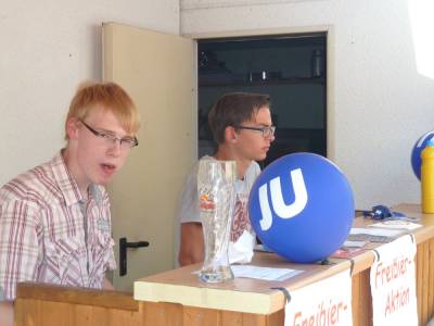 Die JU schenkt aus. 