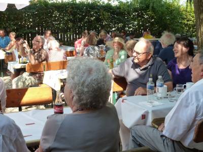 Die Zuhrer raten mit. 