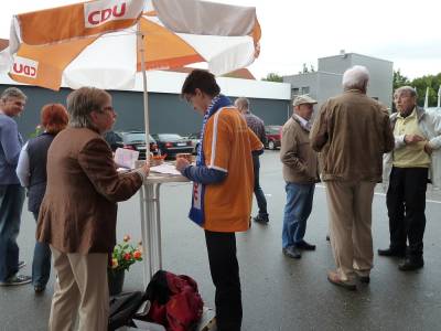 Christel Schwegler und Fabian Zahlecker sind an zwei Stnden im Einsatz. 