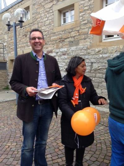 Am Freitag vor der Wahl kam Joachim Pfeiffer auf den Schmidener Wochenmarkt. 