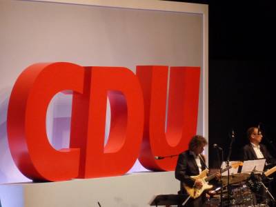 CDU - drei Buchstaben fr eine stabile Politik.