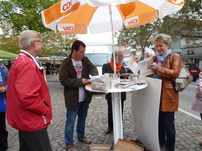 Hans-Ulrich Spieth und Frank Selle mobilisieren die letzten Stimmen.