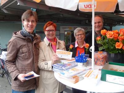 Mit Regionalrtin Roswitha Schenk vor dem REWE
