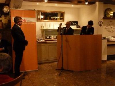 Harald Rienth und Fabian Zahlecker danken Guido Wolf und wnschen ihm alles Gute auf dem Weg zum Ministerprsidenten. 