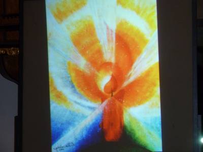 Das Licht der Botschaft scheint seit so vielen Jahren hinaus in alle Welt. 