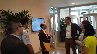 Joachim Pfeiffer wird von AMF-Geschftsfhrer Johannes Maier begrt. 