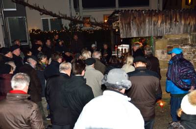 Glhwein und Gebck entschdigten fr die Klte. 