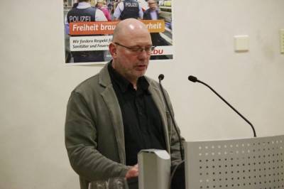 Ordnungsamtsleiter Peter Bigalk informiert ber Manahmen der Stadt Fellbach zur besseren Sicherheit im ffentlichen Raum. 