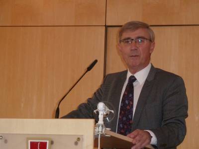 CDU-Vorsitzender Hans-Ulrich Spieth begrt die Anwesenden und den Ehrengast. 